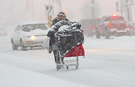 130+ οι νεκροί από το κρύο