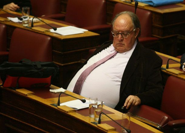 «Ασάλευτος γίγαντας…»