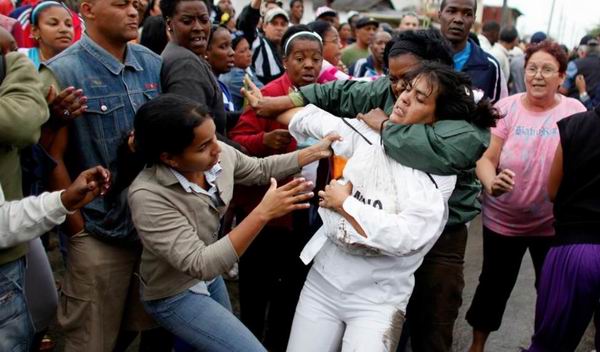 Προσαγωγές αντιφρονούντων