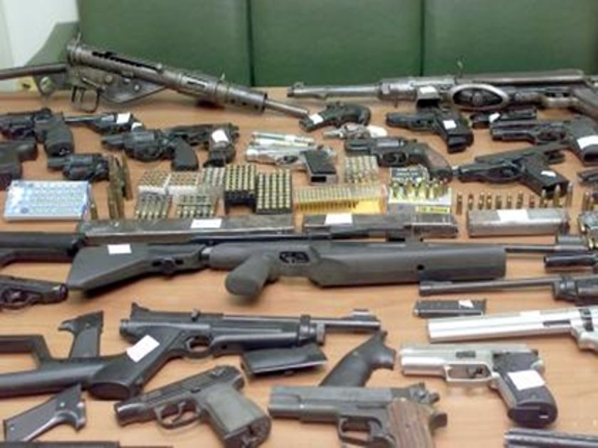 Βρήκαν βλήμα και όπλα