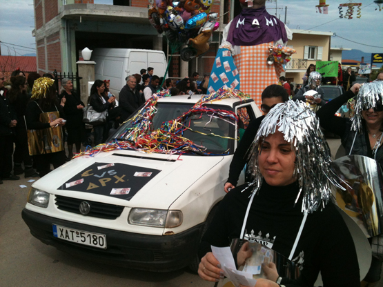 Ξέφρενο καρναβάλι στην Εύβοια