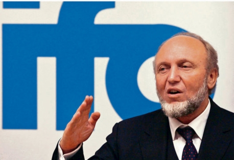 Βοήθεια αλλά εκτός Ευρωζώνης