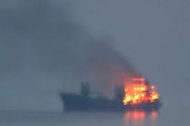 Έσβησε η φωτιά στο πλοίο
