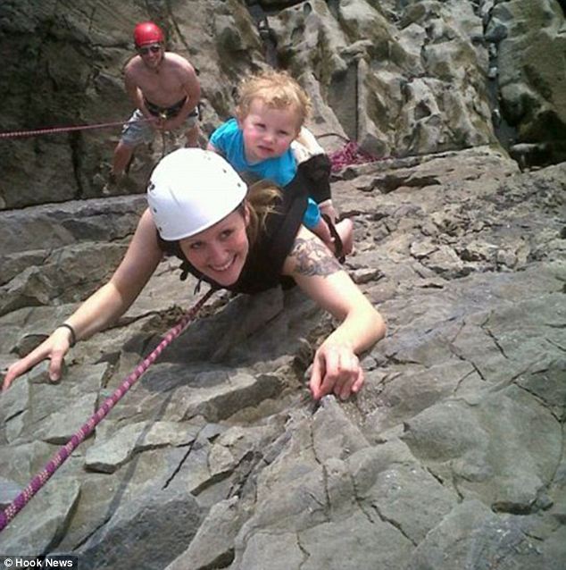 Δίχρονη έκανε ορειβασία!