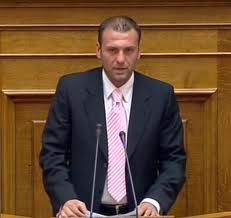 Διαψεύδει ότι μιλάει με ΝΔ