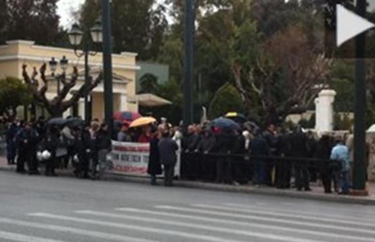 Τώρα-Συγκέντρωση στη Βουλή