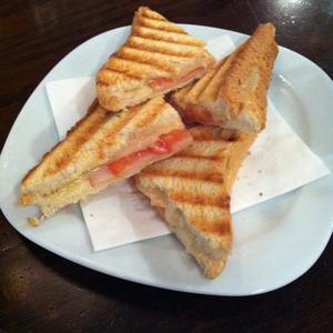 Πλήρες γεύμα… το τοστ!