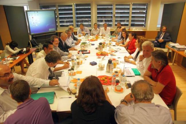 Σε εξέλιξη το πολιτικό συμβούλιο