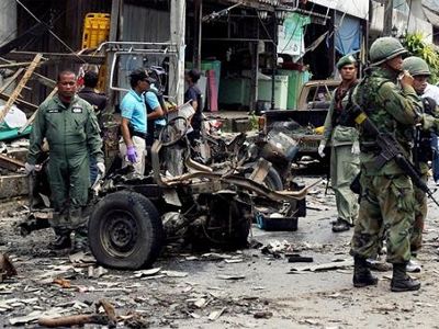 Επτά νεκροί από εκρήξεις