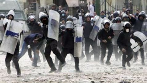 Ένας νεκρός και εννέα τραυματίες