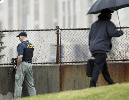 Πυροβολισμοί σε ψυχιατρείο