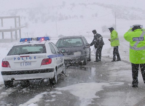 Χιονίζει στον Τυμφρηστό