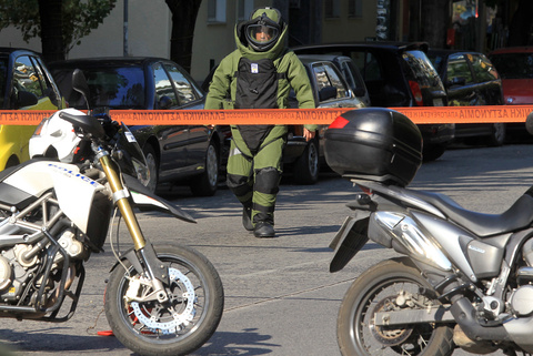 Ελεγχόμενη έκρηξη στο Κολωνάκι