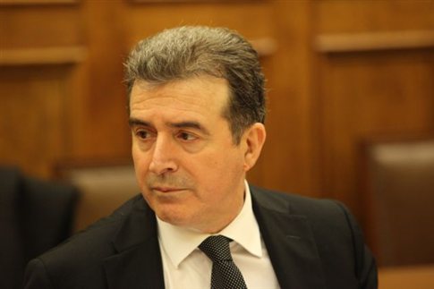 Από Επιτροπές καλά πάμε…