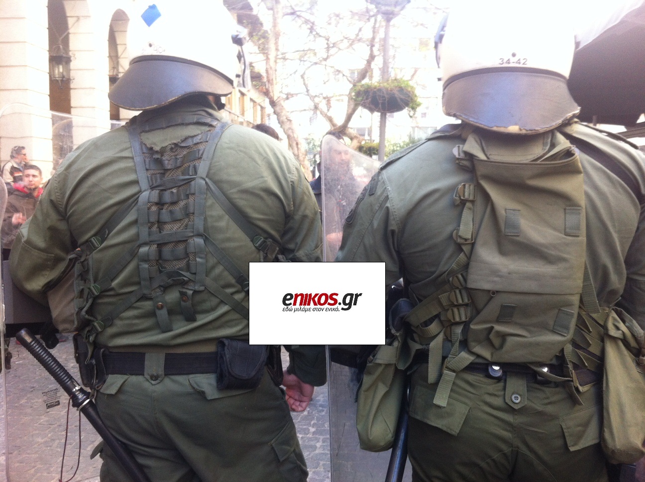 Παρέλαση με ΜΑΤ