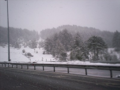 Xιονίζει ασταμάτητα στο Μέτσοβο