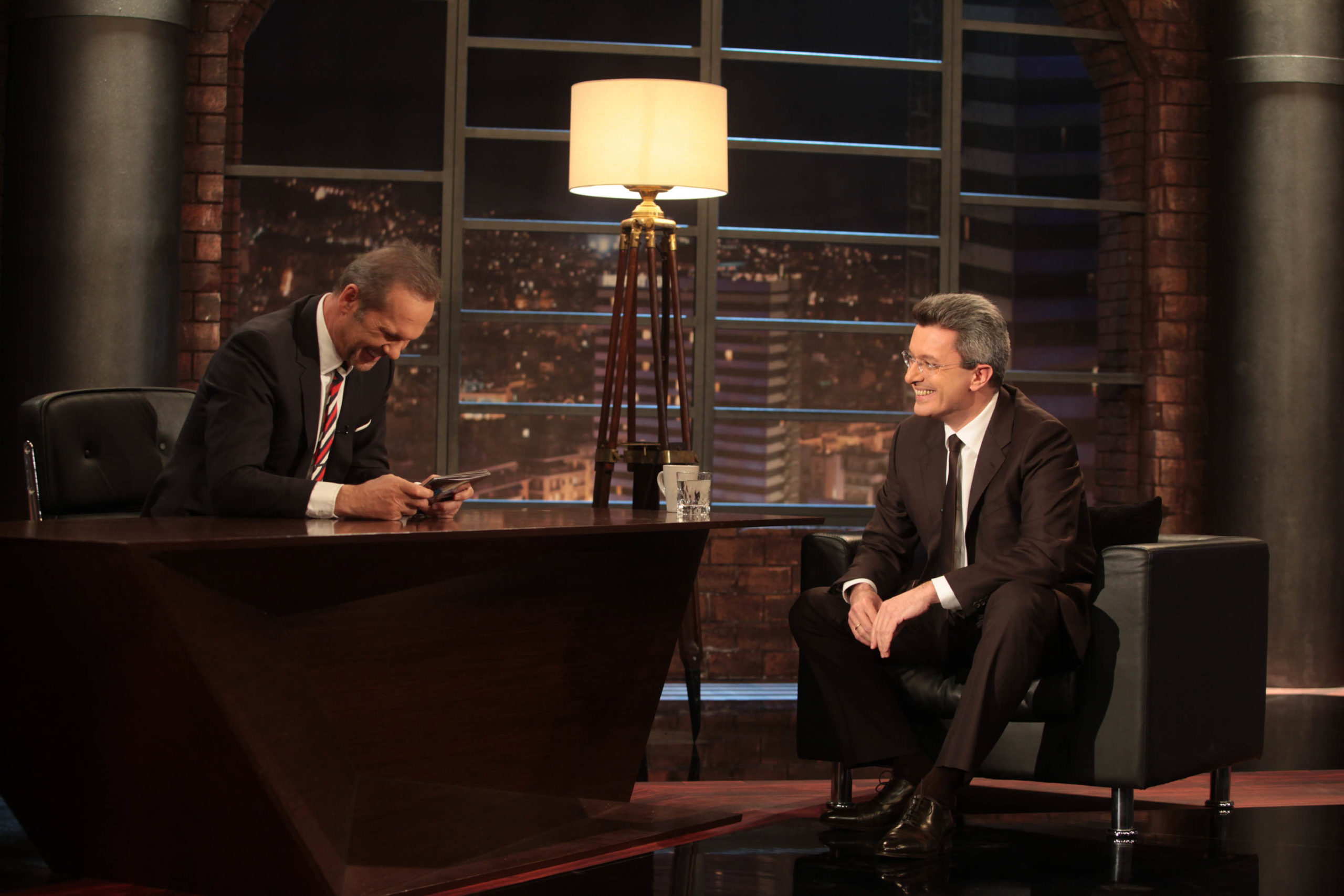 “Έρχεται η άλλη…”