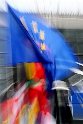 Ζητάνε κι άλλες περικοπές…