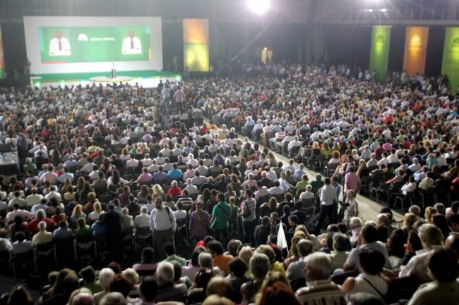 Ψάχνουν τον τρίτο