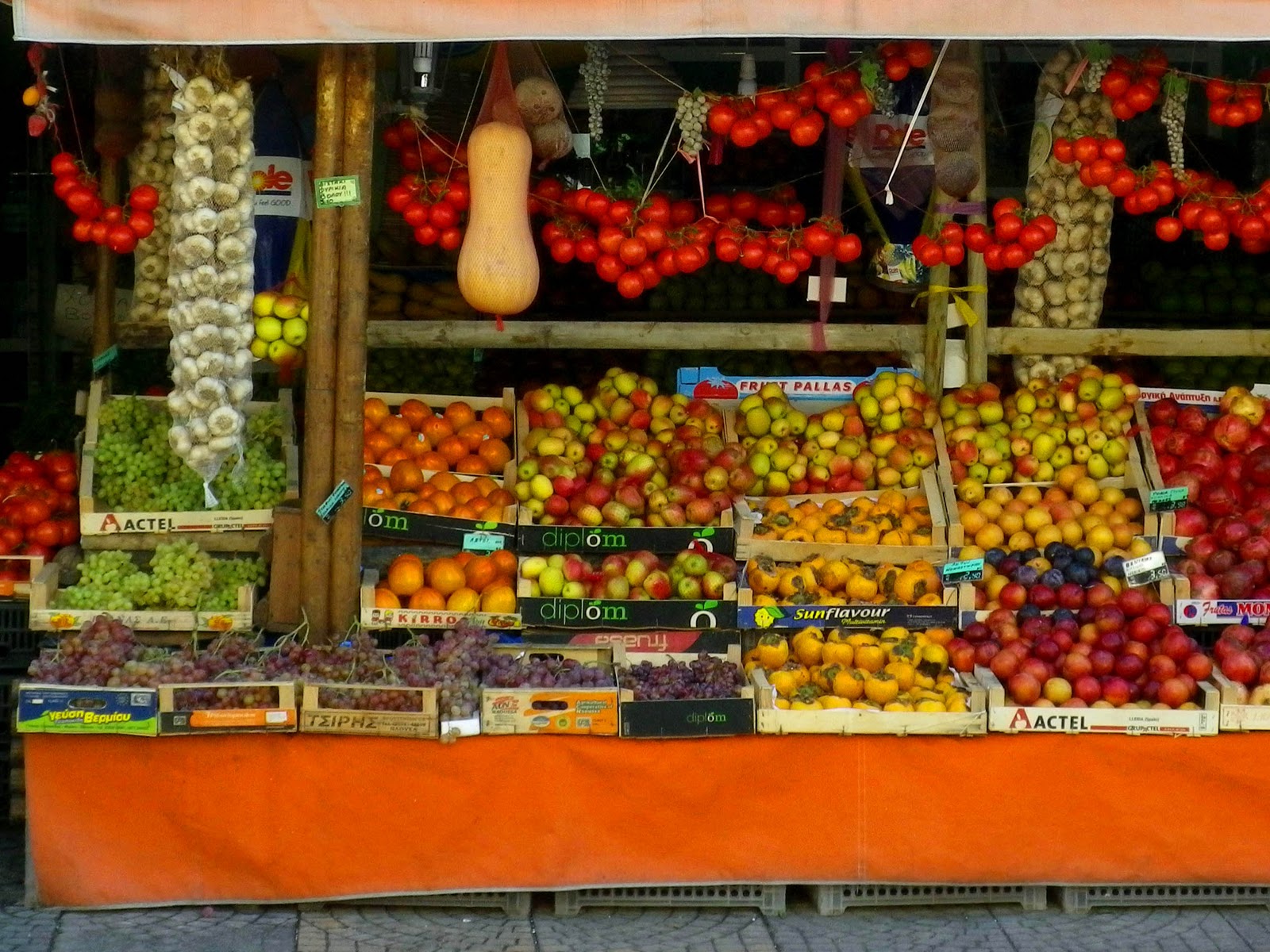 Χτύπημα στους …μεσάζοντες