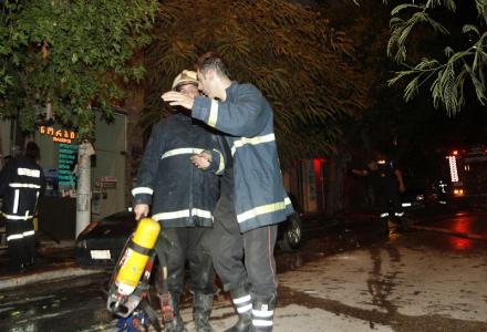 Η πόρτα της “μάγκωσε” το χέρι