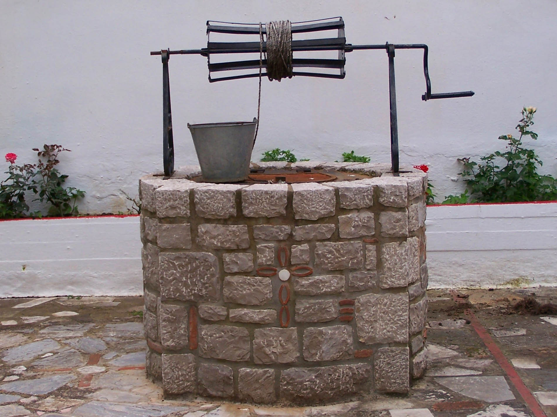 Τα πηγαδάκια της Βουλής