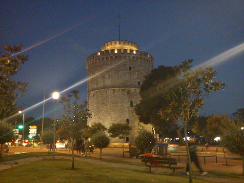 Η Θεσσαλονίκη σβήνει τα φώτα