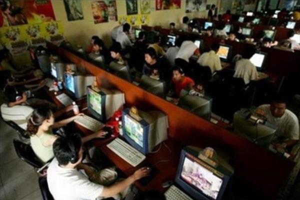 17 μέρες μπροστά στην οθόνη!