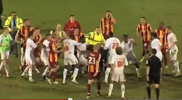 Ακόμα δέρνονται!