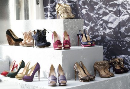 Έκλεψαν 300 ζευγάρια παπούτσια!