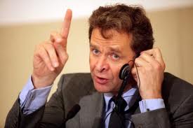 “Χρειάζεστε κι άλλες περικοπές”