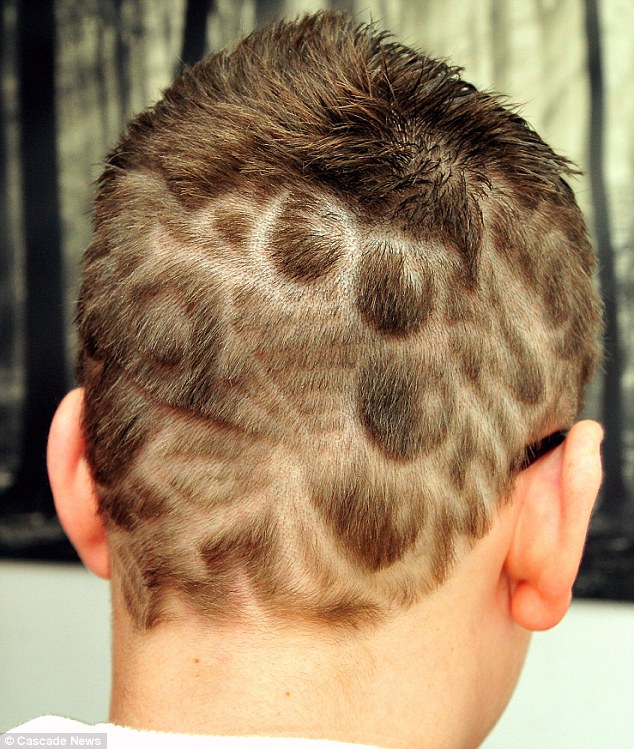 Τιμωρήθηκε λόγω… κουρέματος!