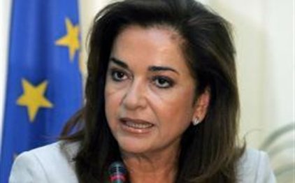 Η Ντόρα στον Γιούνκερ