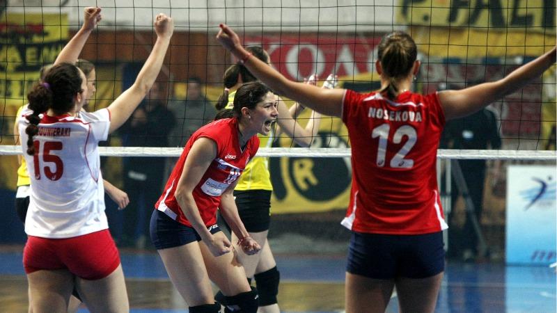 Ερυθρόλευκες Αμαζόνες