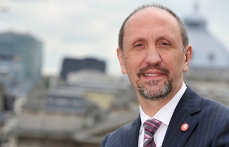 Τώρα… ποτίστε τα λουλούδια!