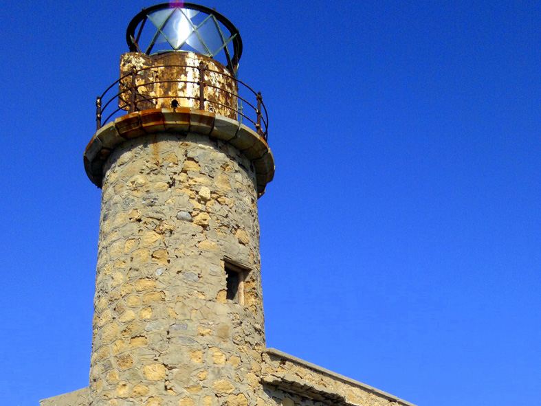 ‘Ενα φάρο ρε παιδιά!’Ελεος