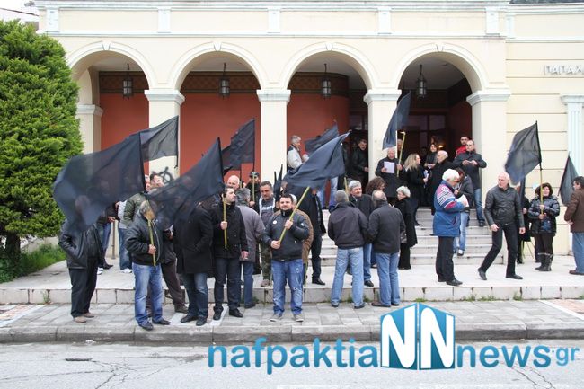 Μαύρες σημαίες για τον Μπουλέ