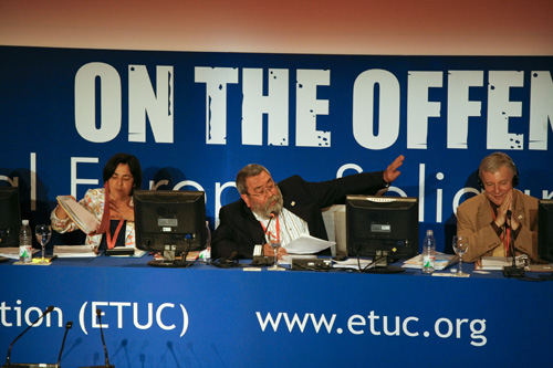 “Η Ελλάδα είναι σε πόλεμο”