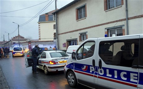 Πέταξε ένα από τα όπλα του