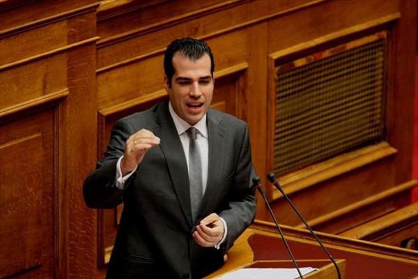 “Ο πολιτικός πρέπει να πείθει”