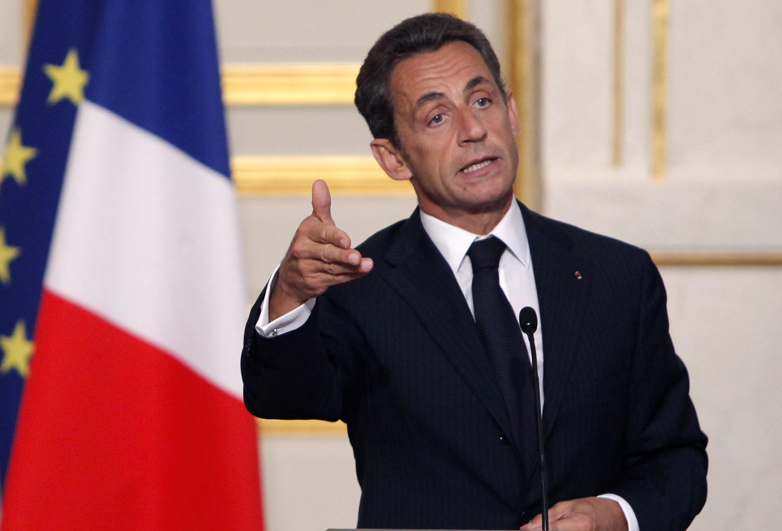 Ο Σαρκοζί επικαλείται την Ελλάδα!