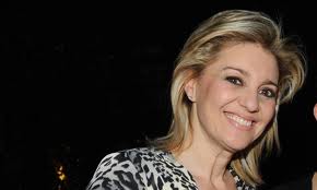 “Υποτιμούν τη νοημοσύνη μας”