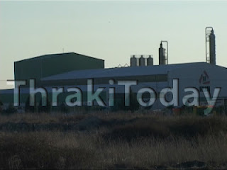 Τώρα-μονάδα των ΕΚΑΜ στο εργοστάσιο με τον οπλοφόρο