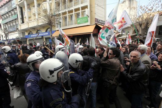 Καθιστική διαμαρτυρία στο Ρέθυμνο