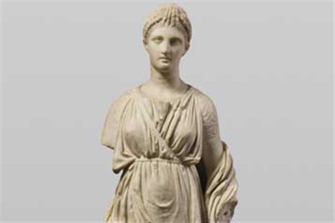 Πουλούσαν αρχαία κόρη