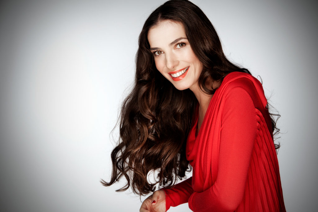 Η Φωτεινή Δάρρα ερμηνεύει…