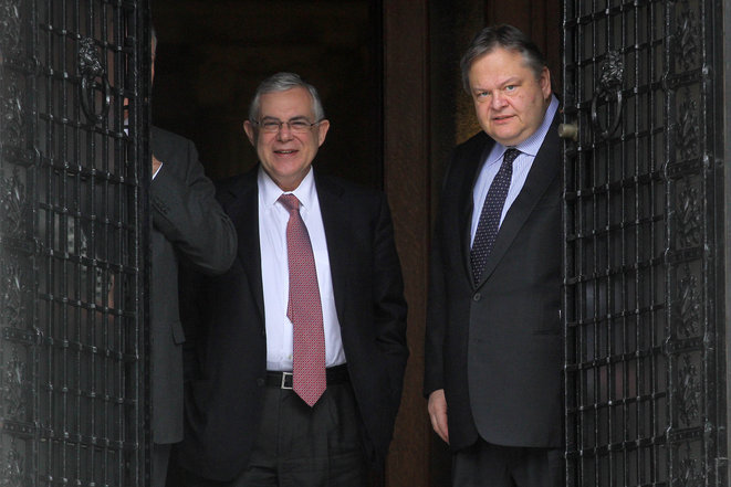 Τώρα -Στον Παπαδήμο ο Βενιζέλος