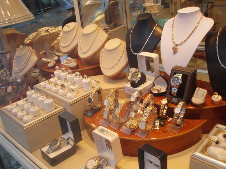 Διάρρηξη σε κοσμηματοπωλείο