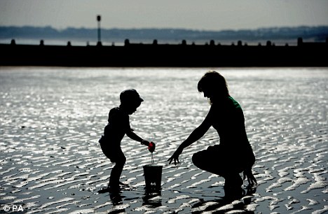 Υποχρεωτικά στις παραλίες