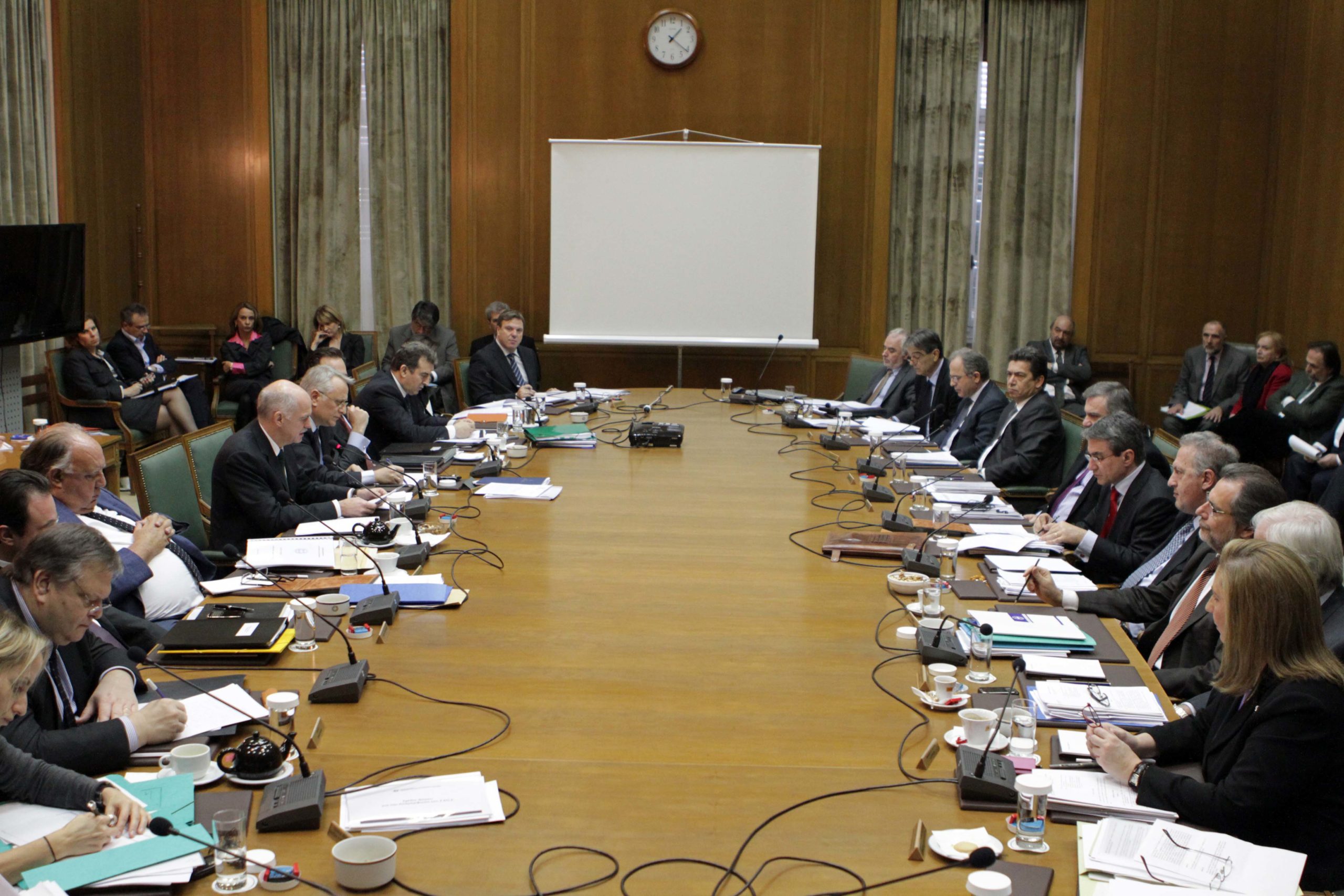 Στις 4 το Υπουργικό